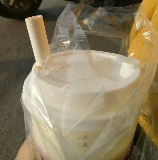 奶茶的快乐,纸吸管的悲哀我们这儿的古茗为 半次元 acg爱好者