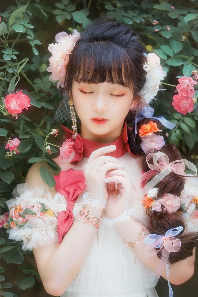 少女心动是盛夏繁花 是五月的蔷薇花 半次元 Acg爱好者社区